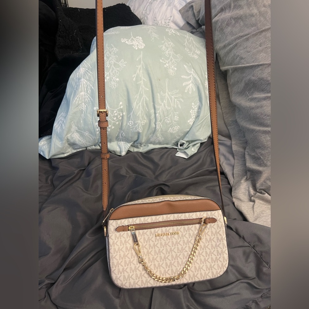 Michael’s kors crossbody